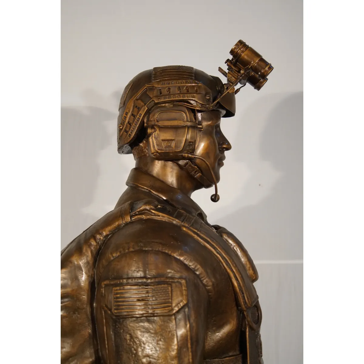 Freefall Jumper Soldier Statue